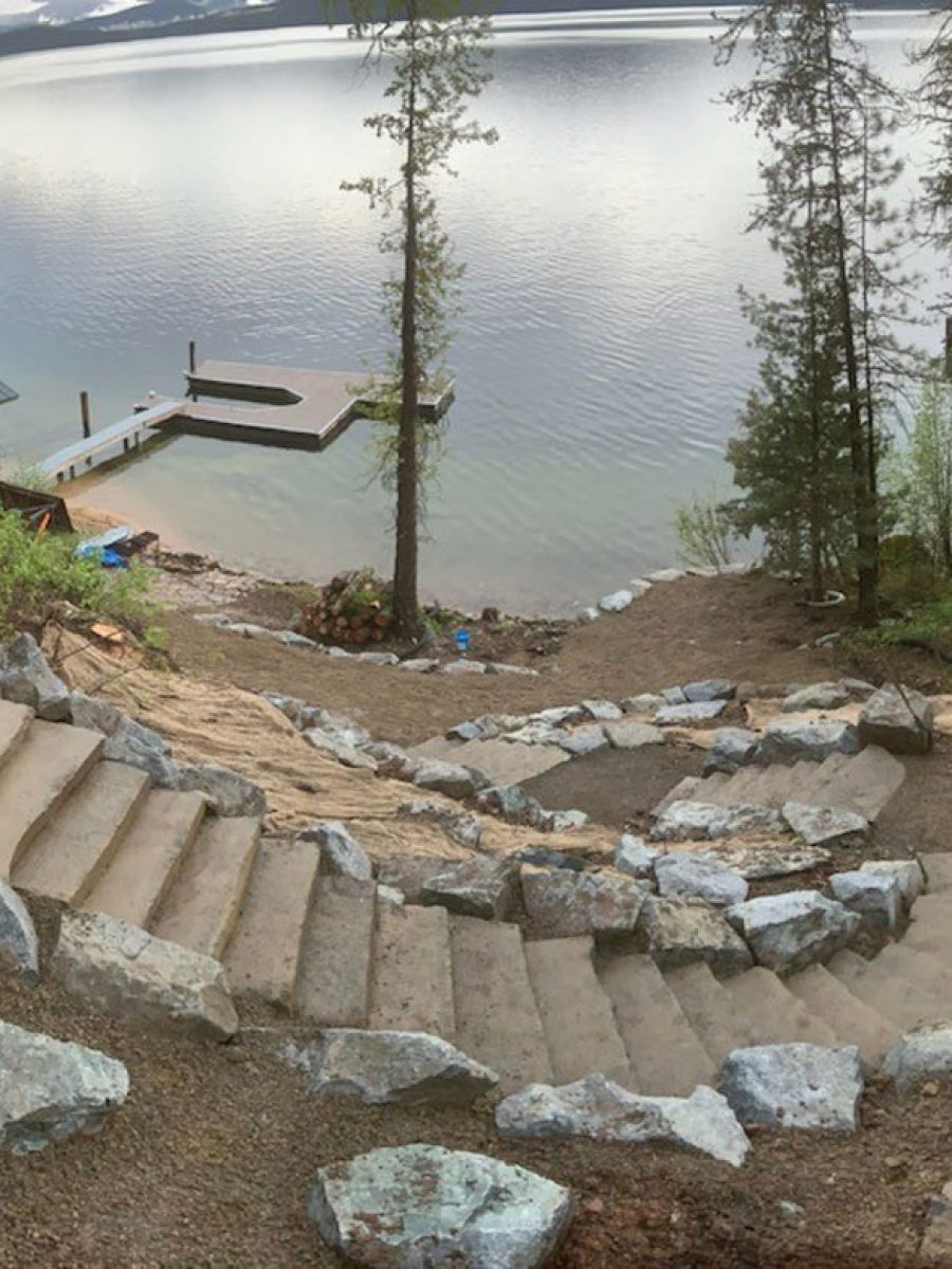 Rock-placing-co-fractured-granite